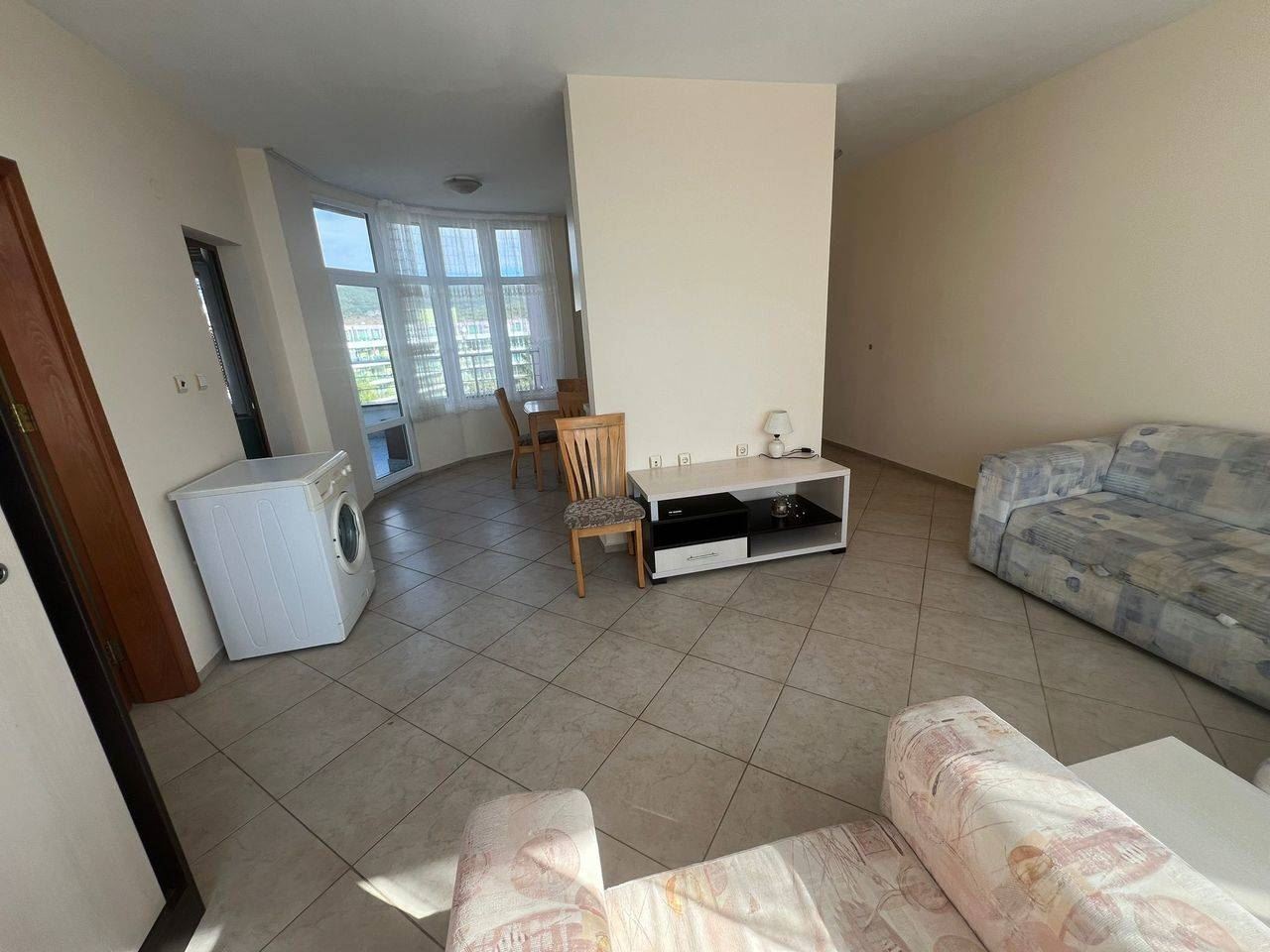 Geräumige Ein-Zimmer-Wohnung in Sonnenstrand – Komfort und Platz in einer gepflegten Anlage