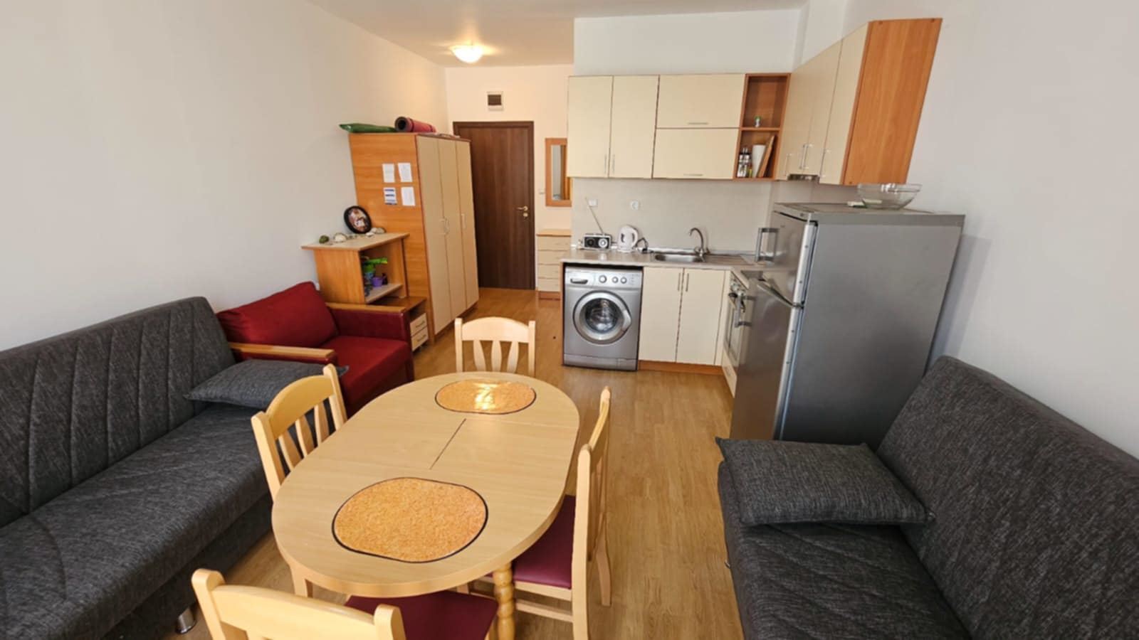 Kompaktes Studio in der Region Sonnenstrand – ausgezeichnete Infrastruktur, Haushaltsstrom und eine hervorragende Investition