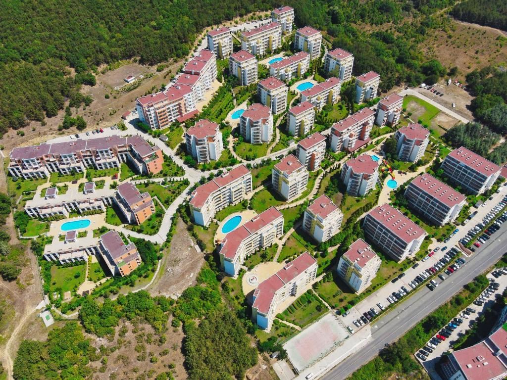 Wohnung mit einem Schlafzimmer in einer exklusiven Wohnanlage in Sveti Vlas – beeindruckender Bergblick