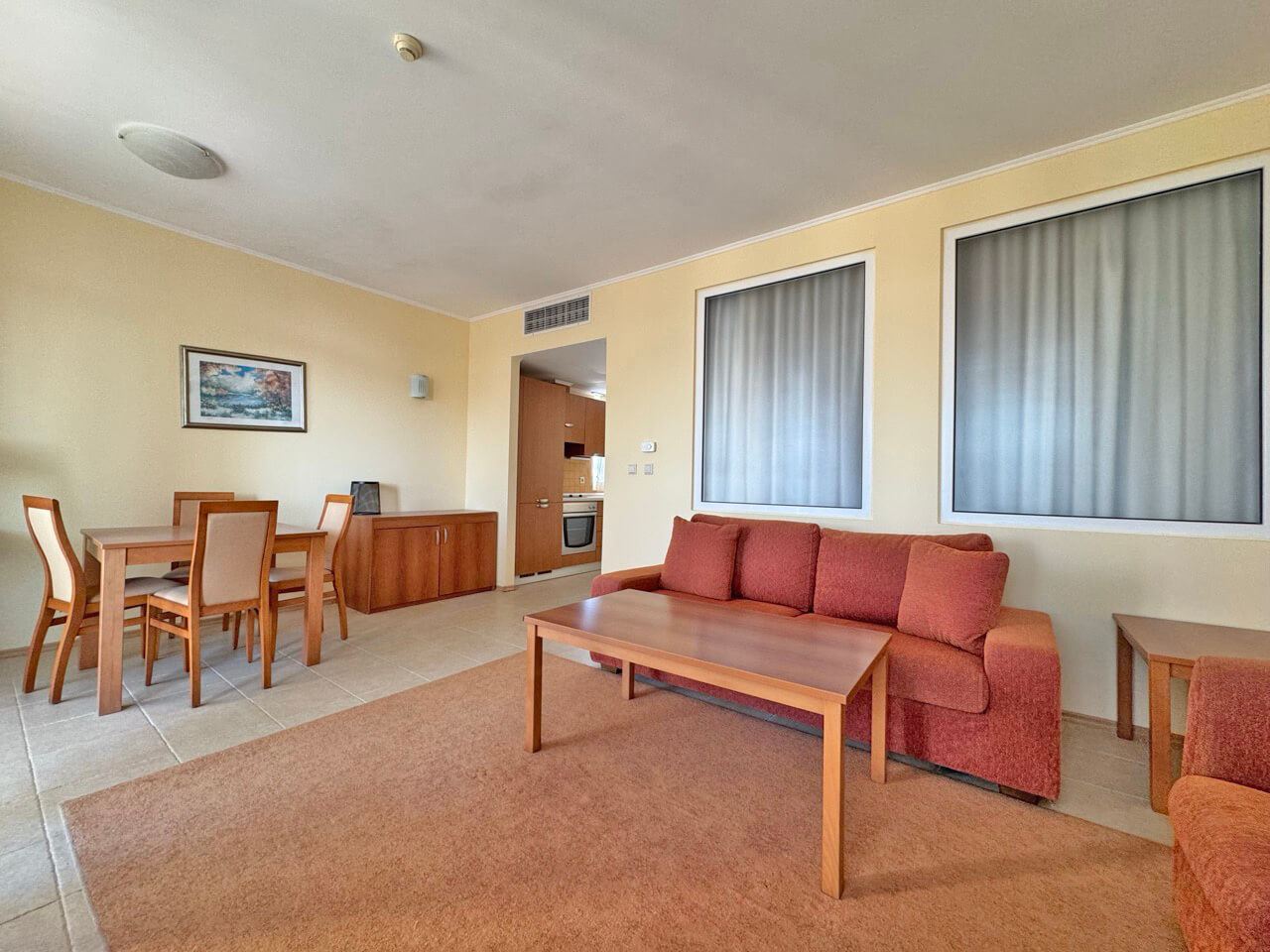 Exklusive Ein-Schlafzimmer-Wohnung in erster Meereslinie in Pomorie – Luxus, Prestige und eine Investition mit sofortiger Rendite