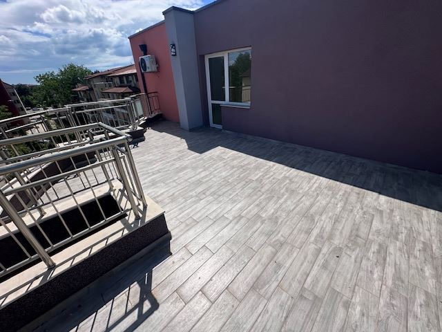 Nagelneue schlüsselfertige 3-Zimmer-Wohnung mit Dachterrasse