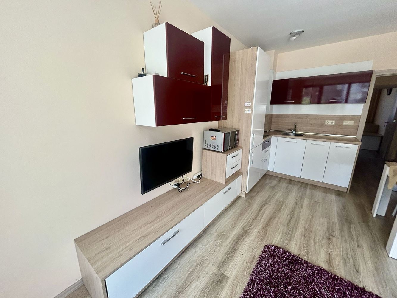 Komfortable 2-Zimmer-Wohnung mit direktem Zugang zum Pool in Nessebar – ein außergewöhnlich praktisches Angebot