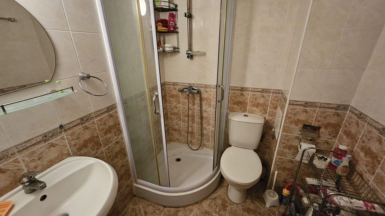 Geräumige Drei-Zimmer-Wohnung in Sveti Vlas – nur 100 m vom Strand und Yachthafen entfernt