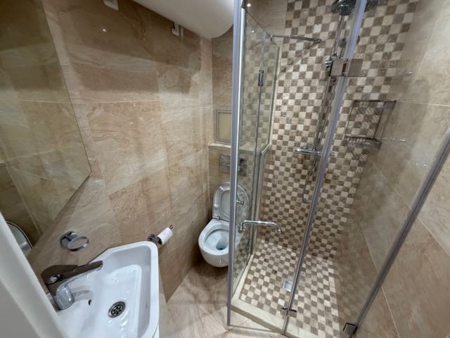 Frontale Meerespanorama in erster Meereslinie – 3-Zimmer-Wohnung in Sveti Vlas mit außergewöhnlicher Lage