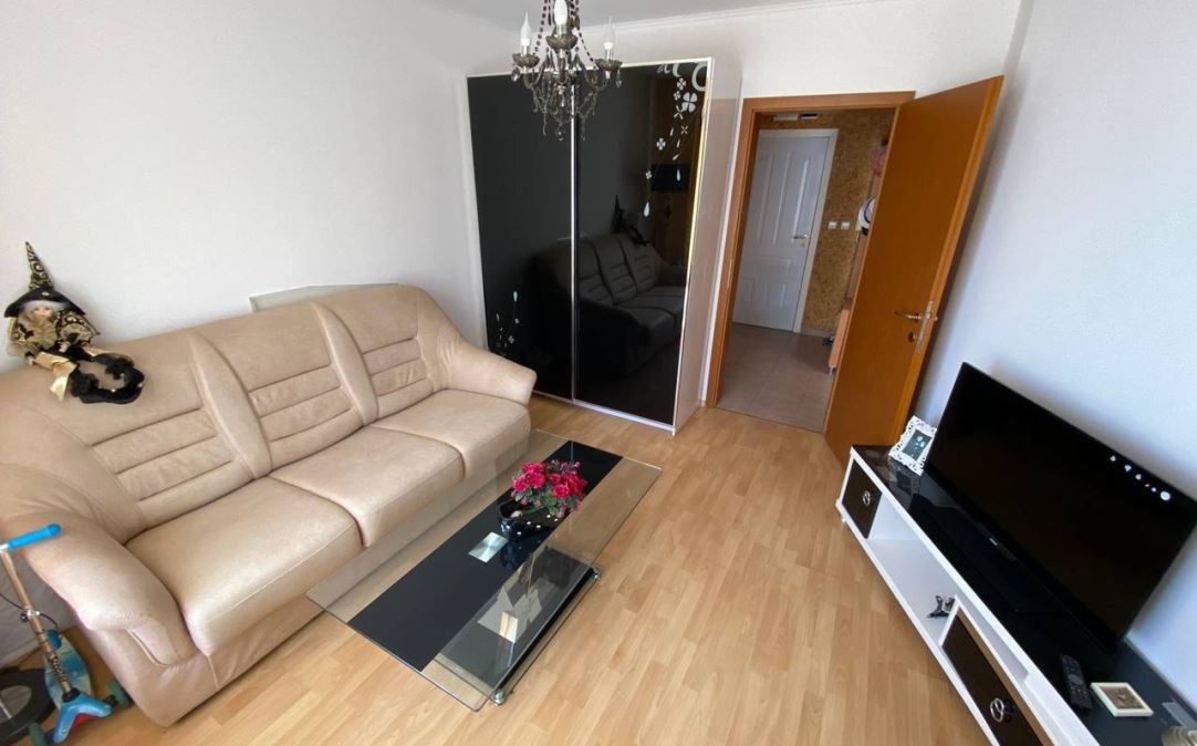 Wohnung mit zwei Schlafzimmern und Meerblick in erster Meereslinie in Elenite – Komfort, Natur und Ruhe