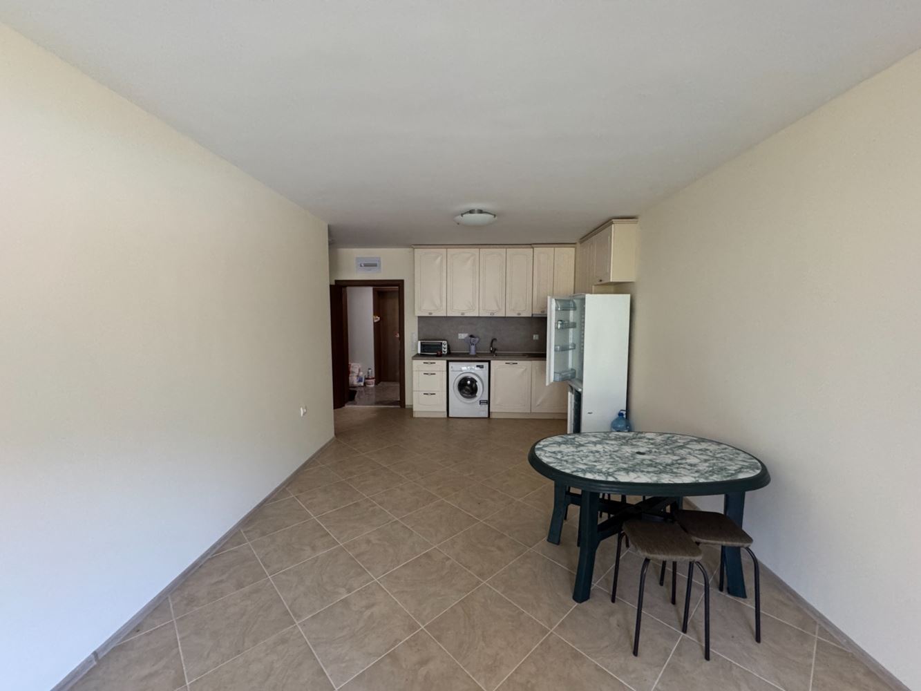 Wohnung mit einem Schlafzimmer und Poolblick in Sozopol – geräumig, möbliert und bezugsfertig
