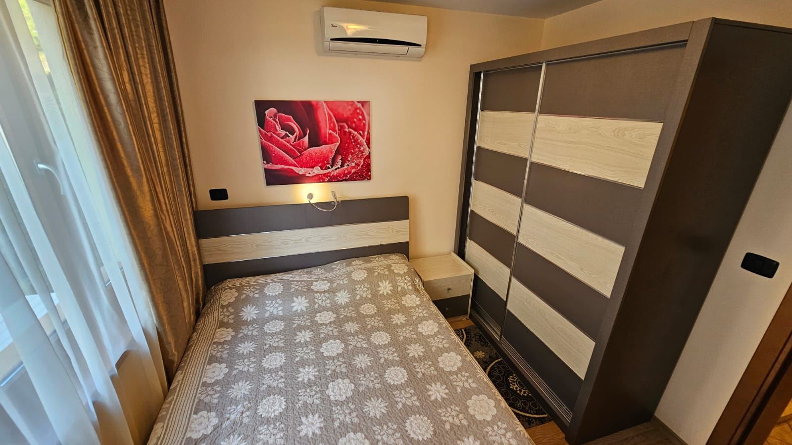 Gemütliche und stilvoll eingerichtete 2-Zimmer-Wohnung mit teilweisem Meerblick