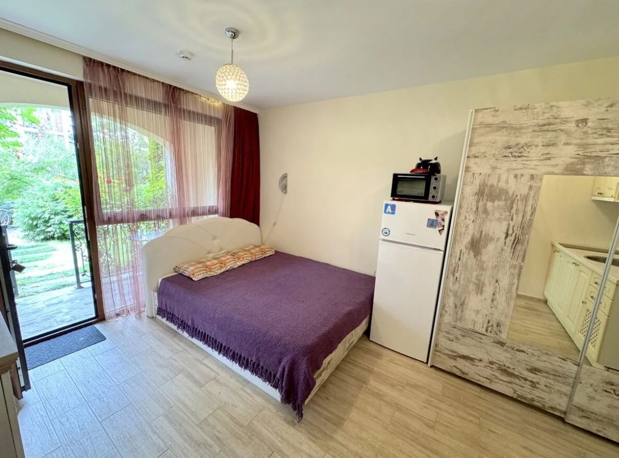 Stilvolles Studio mit Zugang zum Innenhof in einer luxuriösen Wohnanlage in Sonnenstrand