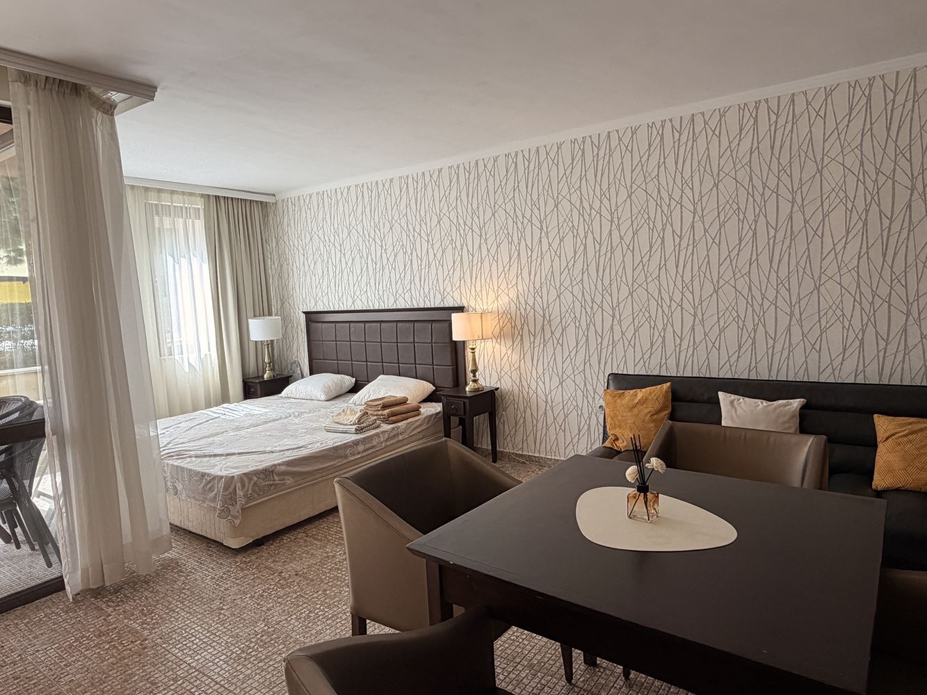 Exklusives Studio mit Garten und direktem Poolzugang – 100 m vom Meer in Sonnenstrand