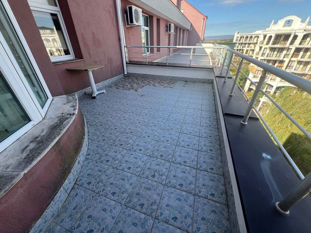 Geräumige Ein-Zimmer-Wohnung in Sonnenstrand – Komfort und Platz in einer gepflegten Anlage