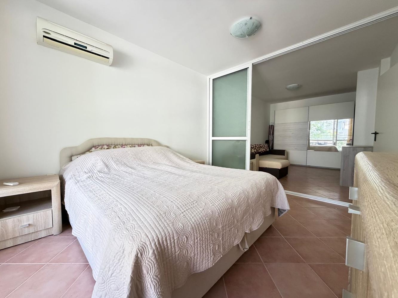 Geräumige Wohnung mit einem Schlafzimmer in Pomorie – mit großer Terrasse und ausgezeichnetem Investitionspotenzial