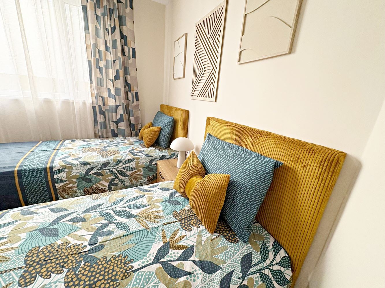 Zwei unabhängige Wohneinheiten mit Meerblick im Zentrum von Sveti Vlas – Designer-Interieur und eigener Parkplatz