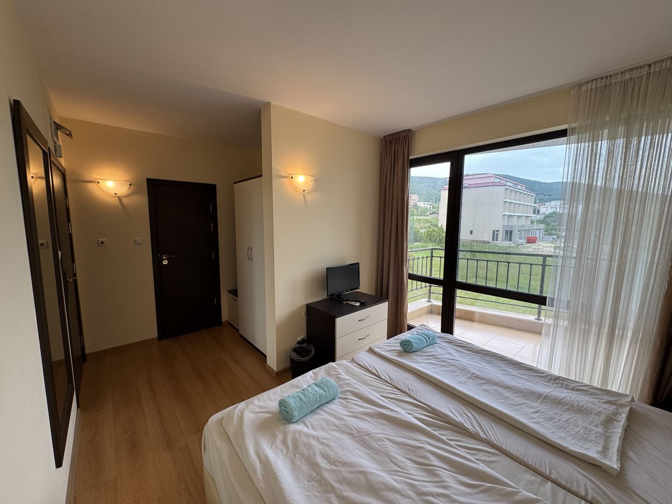 Kompaktes Studio mit Panoramablick auf die Berge in Sweti Wlas – Komfort, Natur und ausgezeichnete Infrastruktur