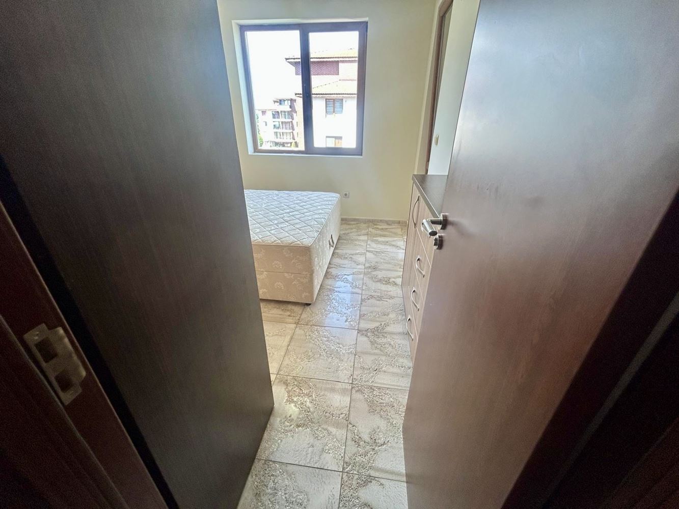 Großzügige 3-Zimmer-Wohnung mit zwei Schlafzimmern in Nessebar – zwei Terrassen und Möglichkeit für ein drittes Schlafzimmer