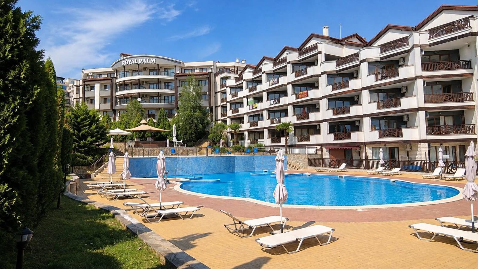 Großes Studio mit teilweise Meerblick in Sveti Vlas – hervorragende Lage und bezugsfertig