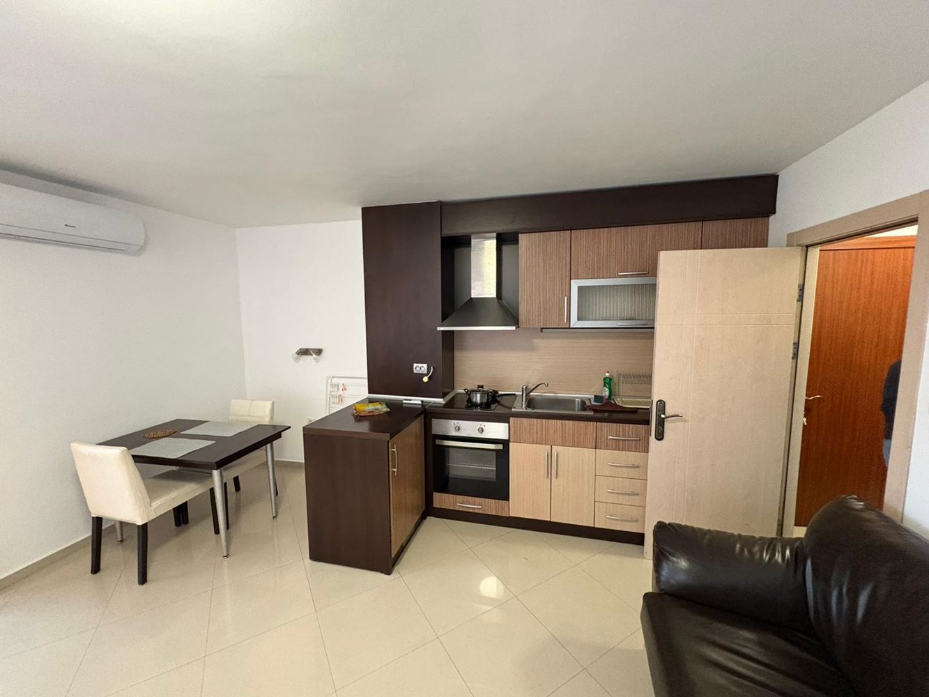 Möbliertes Studio in Pomorie – ausgezeichnete Lage, 400 m vom Meer und Stadtzentrum entfernt