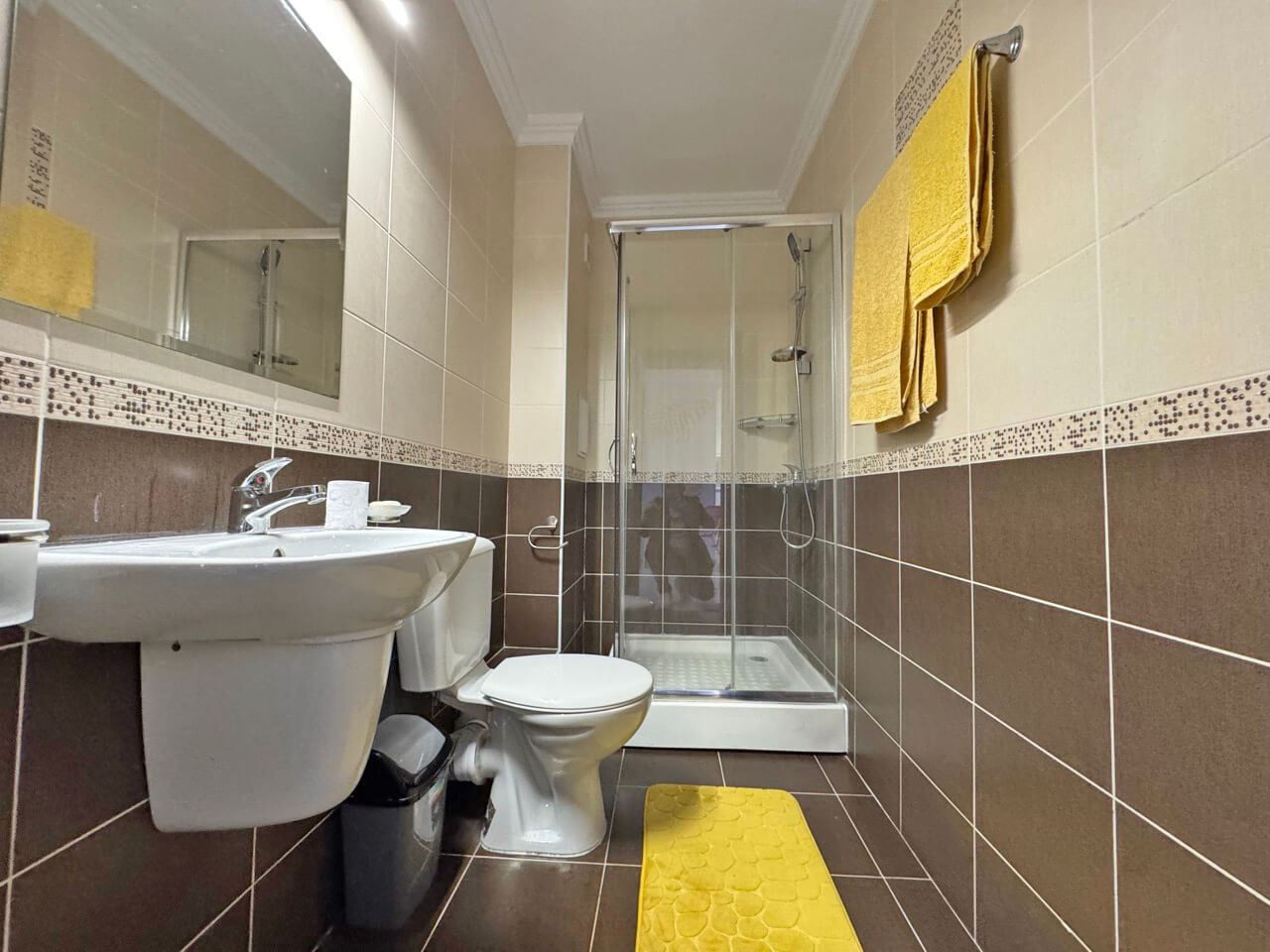 Geräumige Zwei-Zimmer-Wohnung in einem prestigeträchtigen Komplex in Sveti Vlas – 200 Meter vom Meer entfernt