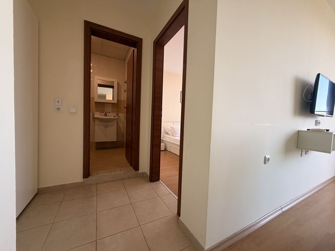 Geräumige Wohnung mit zwei Schlafzimmern in Sonnenstrand – Panoramablick und ruhige Lage