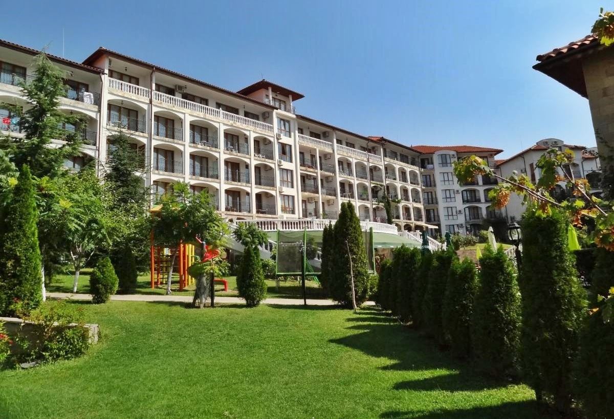 Zwei-Zimmer-Wohnung (Wohnung mit einem Schlafzimmer) mit direktem Zugang zum Pool in einer Anlage in Sveti Vlas