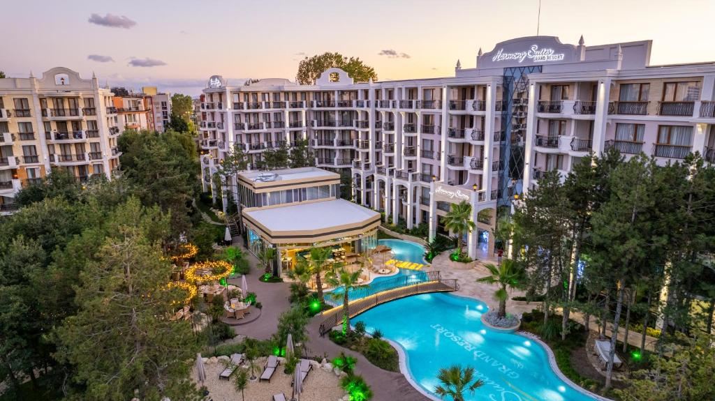 2-Zimmer-Wohnung mit Blick auf den Park und den Swimmingpool in einer prestigeträchtigen Wohnanlage am Sonnenstrand