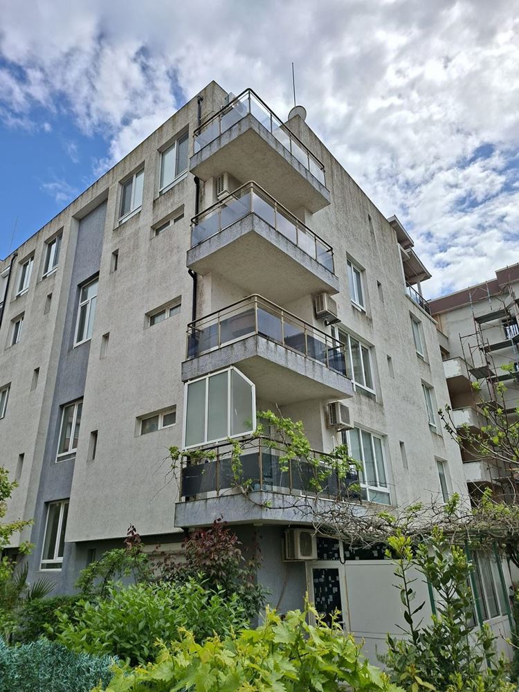 Geräumiges und vollständig möbliertes Studio in Pomorie – nur 300 Meter vom Meer entfernt