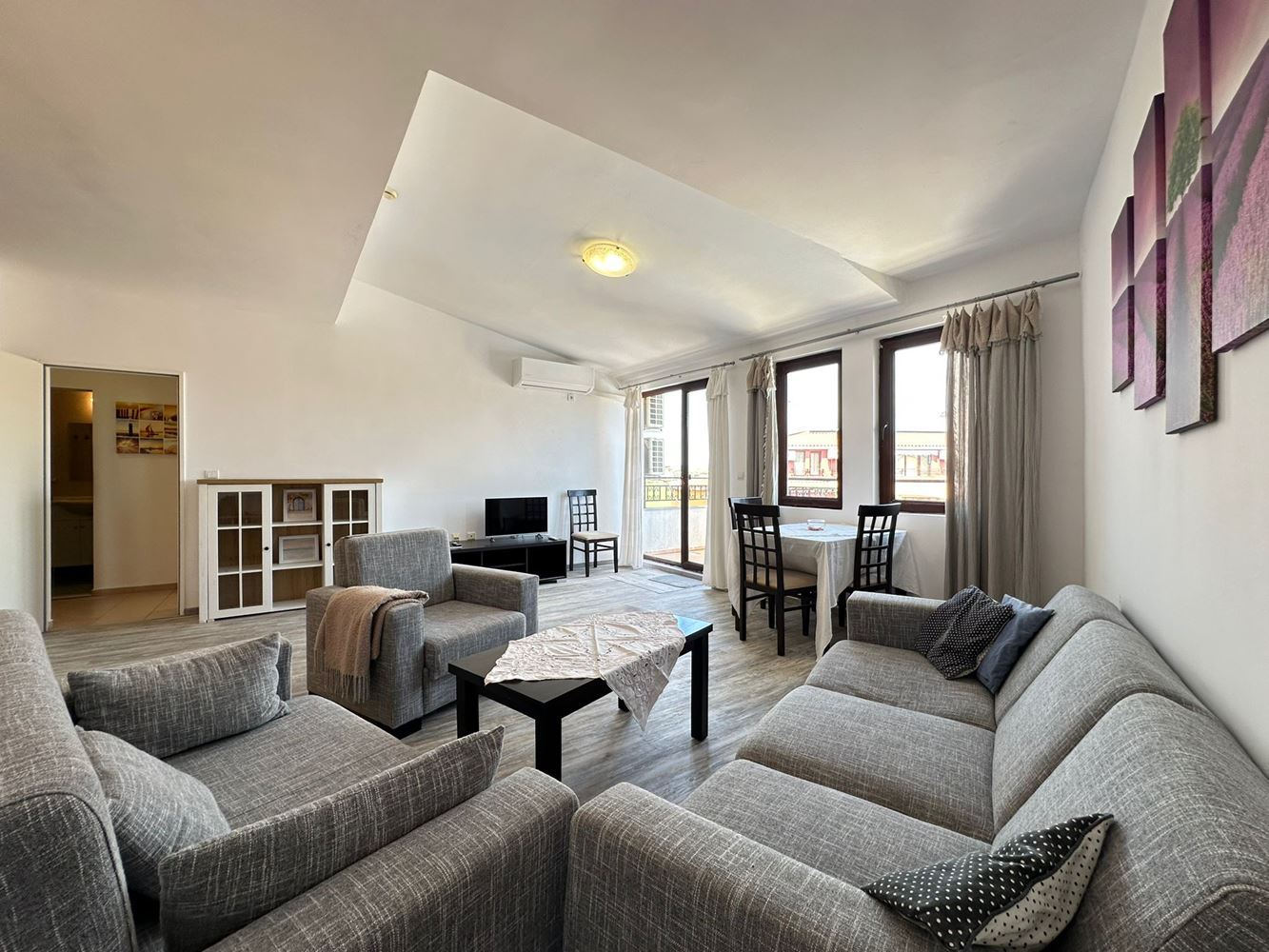 Wohnung mit einem Schlafzimmer in erster Meereslinie in Aheloy – Meeresatmosphäre, luxuriöse Annehmlichkeiten und fertige Unterlagen für den Kaufabschluss