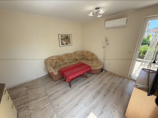 Gemütliche Zweizimmerwohnung mit riesiger Terrasse in Ravda – Ihr persönlicher Freiraum am Meer