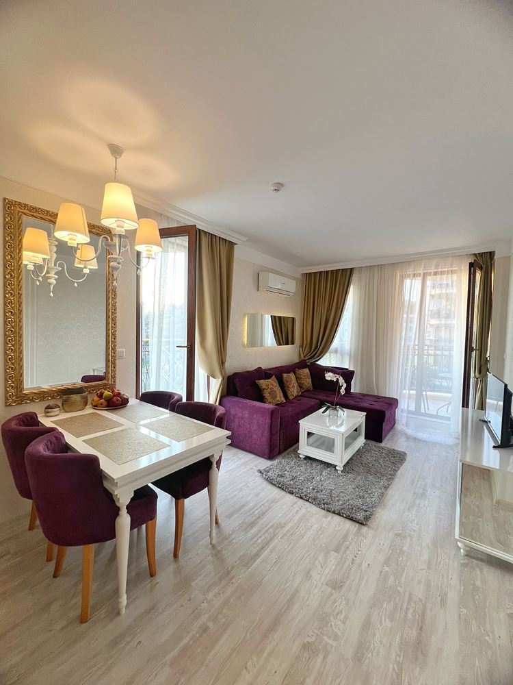 Luxuriöse 2-Zimmer-Wohnung mit Meerblick in einer prestigeträchtigen Anlage 200 Meter vom Strand in Sveti Vlas entfernt