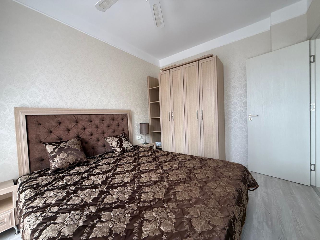 Wohnung mit einem Schlafzimmer in einer luxuriösen Anlage in Sonnenstrand mit beeindruckenden Swimmingpools und Erholungsbereichen