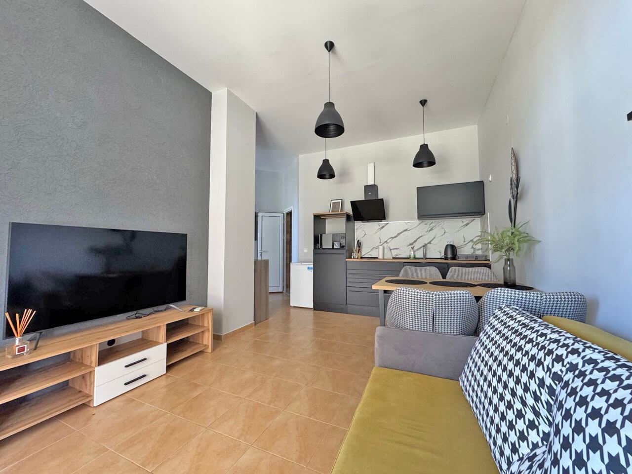 Einzimmerapartment in Sveti Vlas – Gemütlichkeit, Komfort und vollständig möblierte Wohnung in einer prestigeträchtigen Anlage