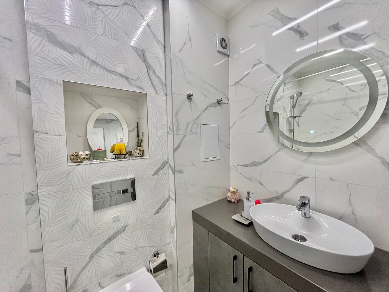 Luxuriöse Drei-Zimmer-Wohnung auf zwei Ebenen im Herzen von Rawda – Neubau mit Swimmingpool und Premium-Komfort