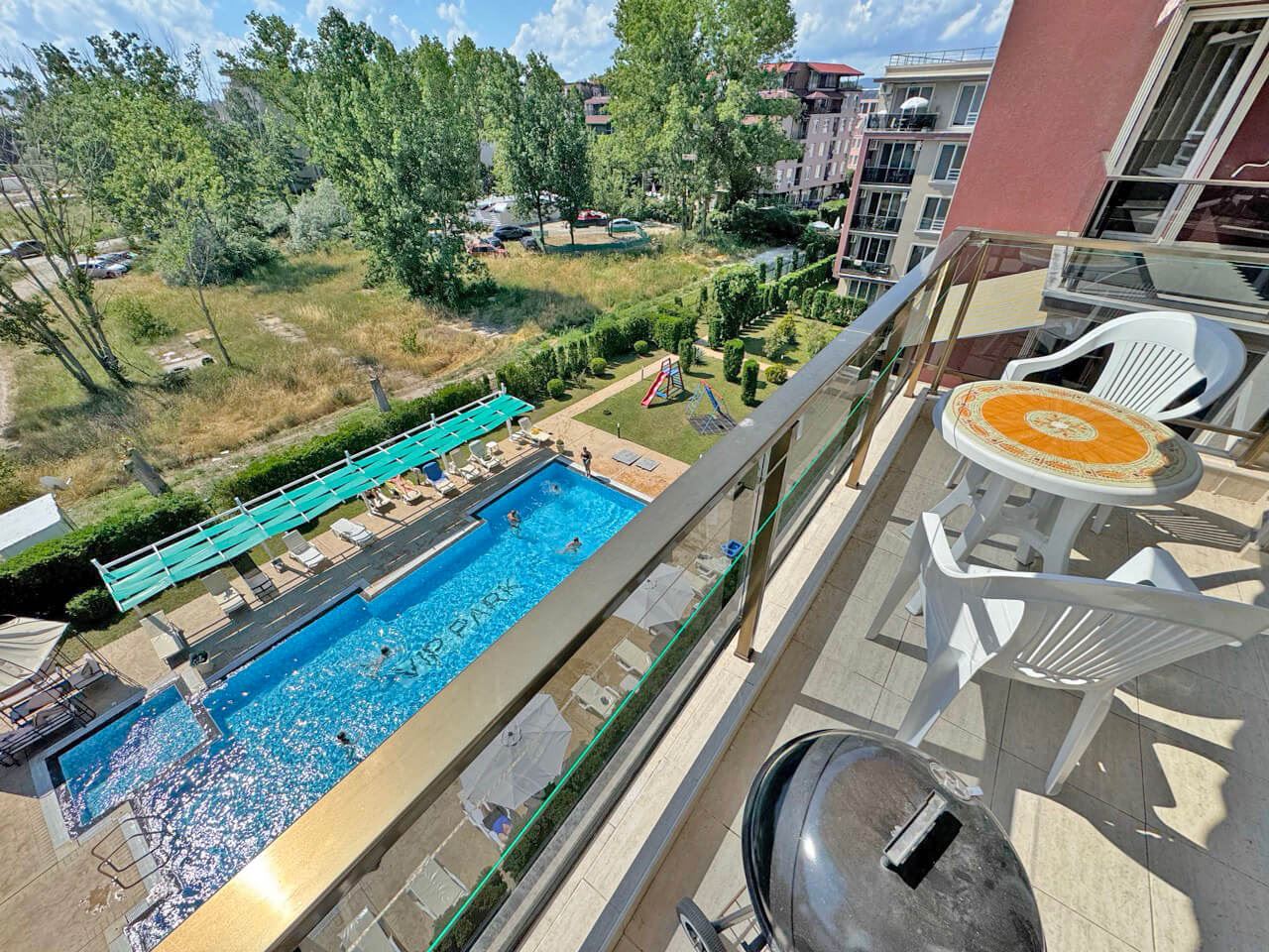 Apartment mit zwei Schlafzimmern und Poolblick in einer modernen Anlage in Sonnenstrand