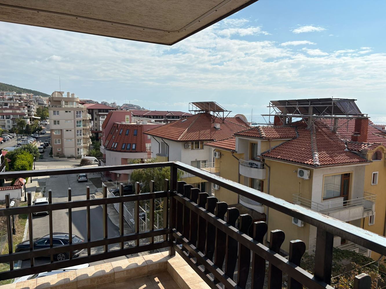 Drei-Zimmer-Wohnung mit Panoramablick auf das Meer in Sveti Vlas – 200 m vom Strand