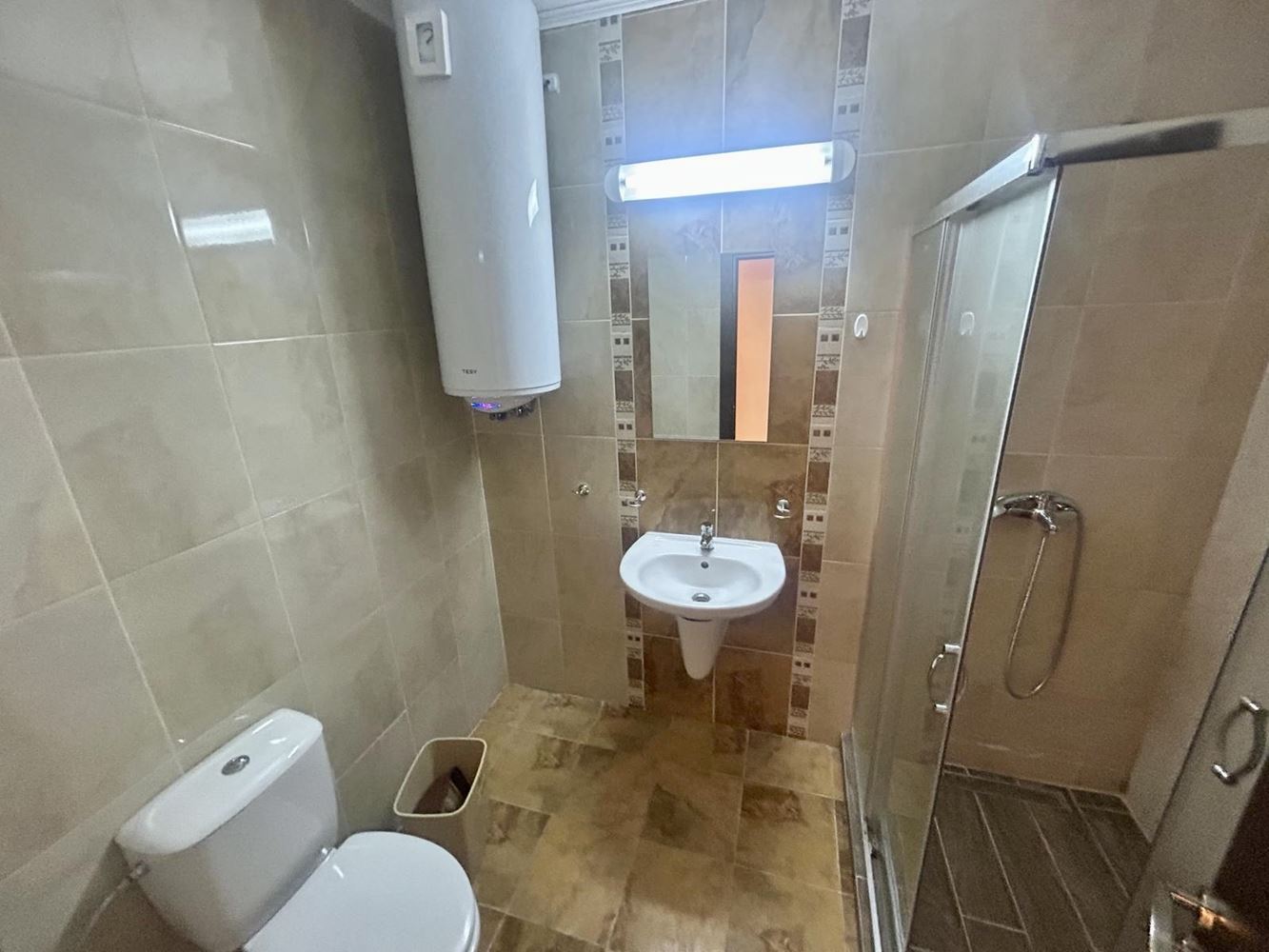 Geräumige Drei-Zimmer-Wohnung mit Poolblick und hervorragenden Annehmlichkeiten in Nessebar