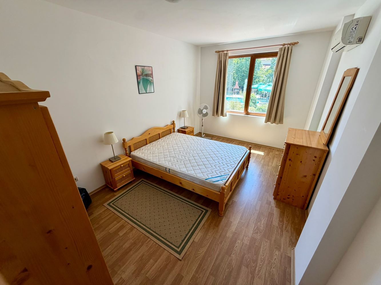 Großzügige Zweizimmerwohnung mit Poolblick in Aheloy