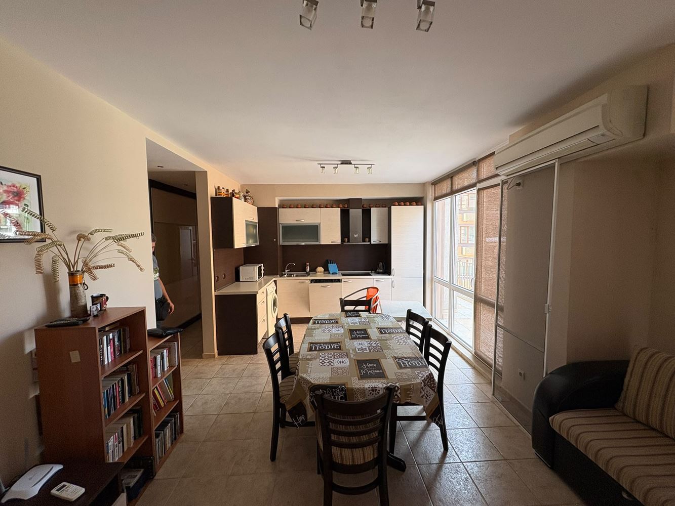 Geräumige Wohnung mit zwei Schlafzimmern in Pomorie – nur 400 Meter vom Meer entfernt