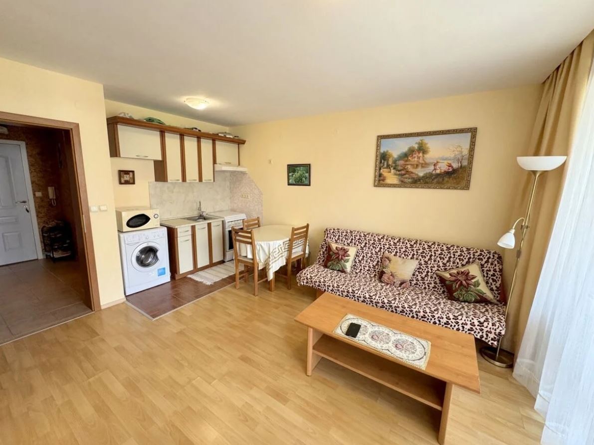 Wunderschönes Apartment in erster Meereslinie in einer prestigeträchtigen Wohnanlage nahe Elenite und Sveti Vlas