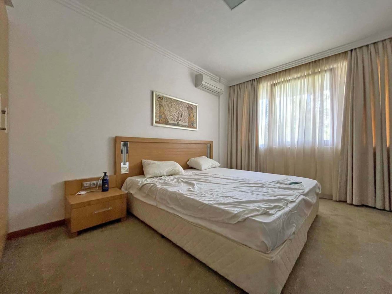 Hoher Standard und vielfältige Annehmlichkeiten – Hervorragende Zwei-Zimmer-Wohnung in einem Luxuskomplex direkt am Meer in Ravda