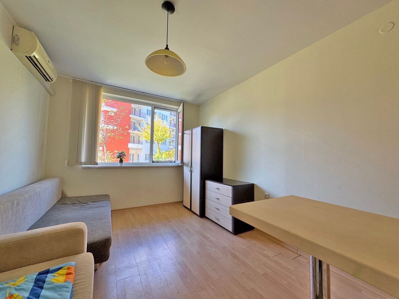 Charmantes Studio in erster Meereslinie in Sveti Vlas – eine beeindruckende Anlage mit zahlreichen Swimmingpools und weiteren Annehmlichkeiten
