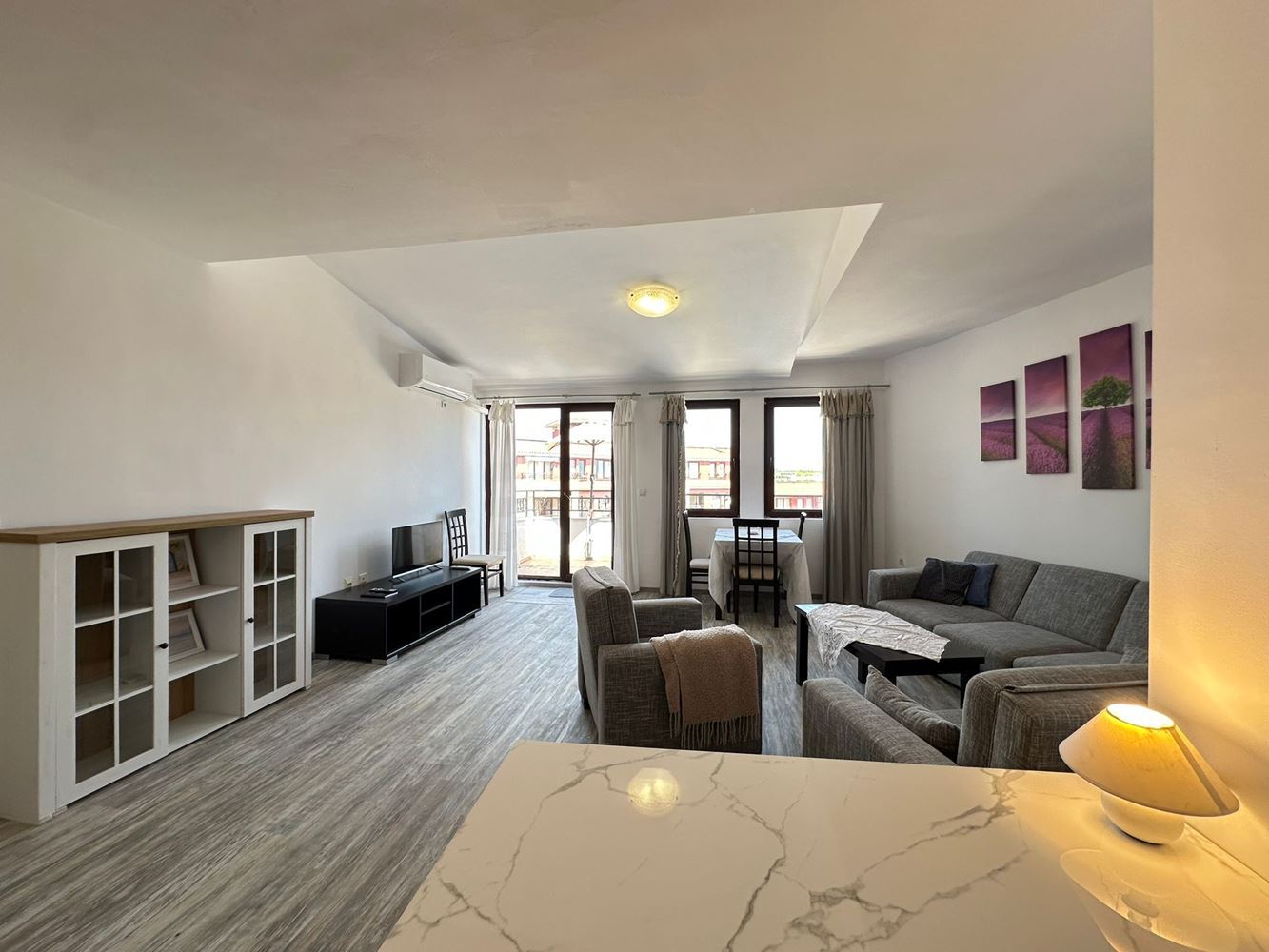 Wohnung mit einem Schlafzimmer in erster Meereslinie in Aheloy – Meeresatmosphäre, luxuriöse Annehmlichkeiten und fertige Unterlagen für den Kaufabschluss