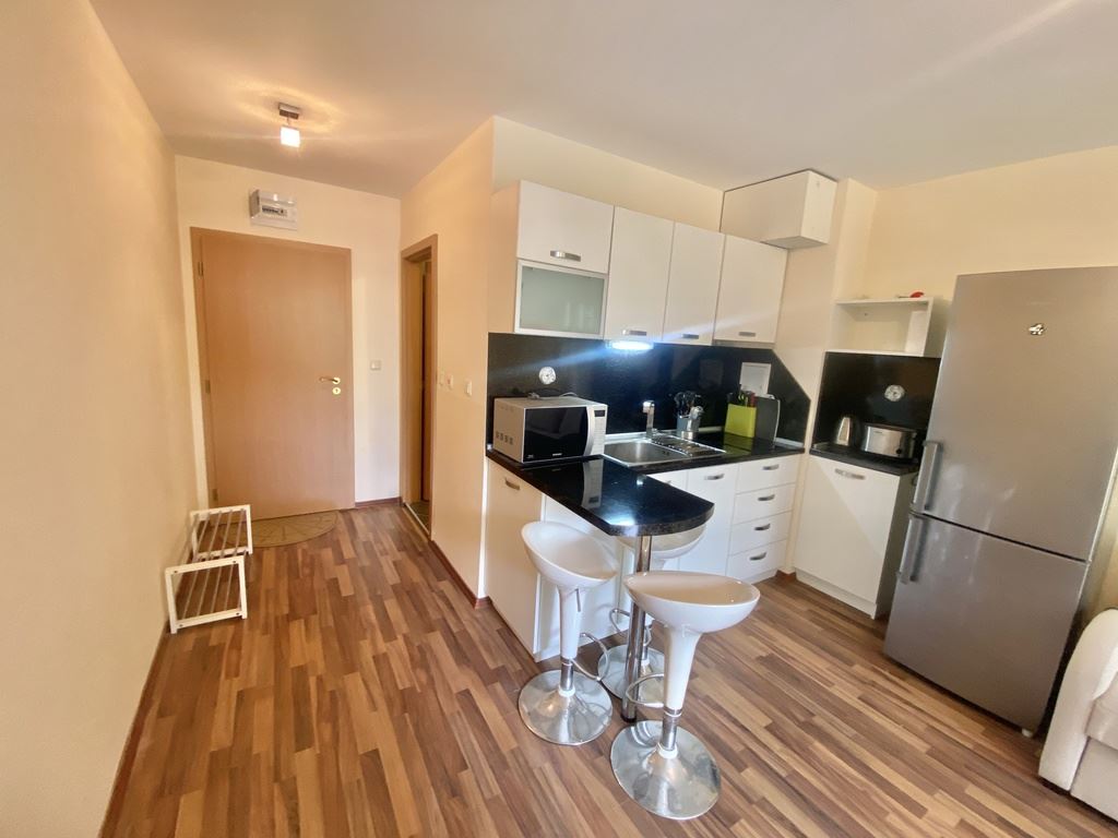 Ausgezeichnetes Studio mit Poolblick am Sonnenstrand – bezugsfertig oder zur Investition