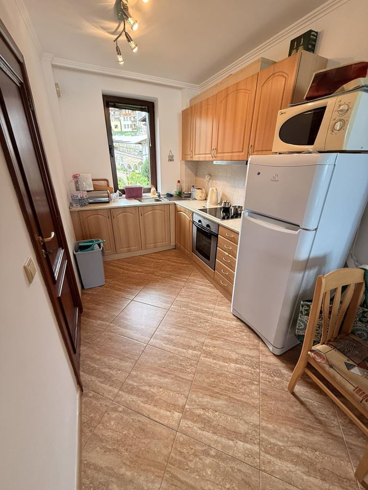 Drei-Zimmer-Wohnung in erster Meereslinie in Sveti Vlas – Komfort, Geräumigkeit und einzigartiger Meerblick