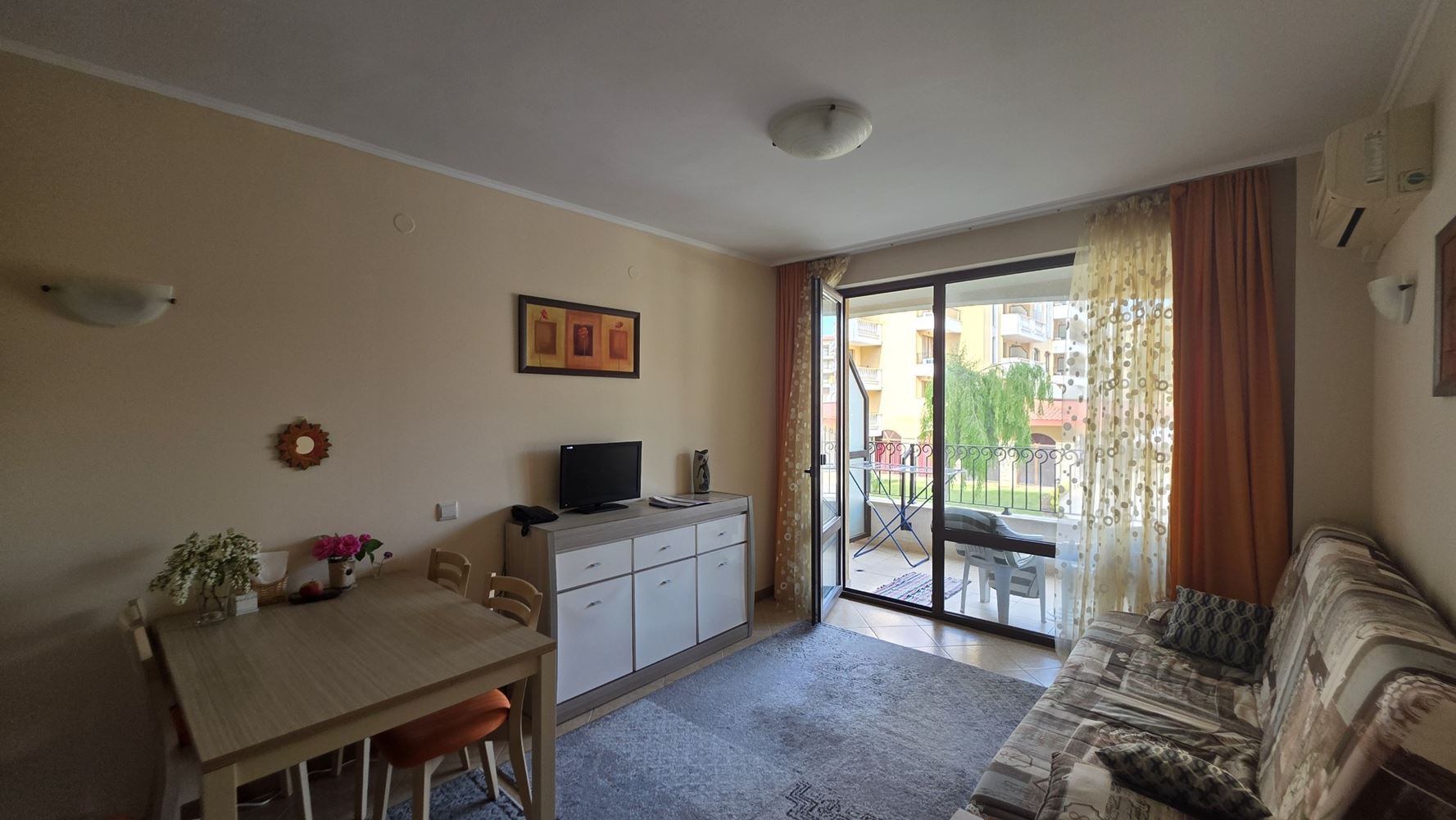 Luxus, Komfort und eine hervorragende Investition – 2-Zimmer-Wohnung mit Poolblick in einer prestigeträchtigen Anlage in Sonnenstrand