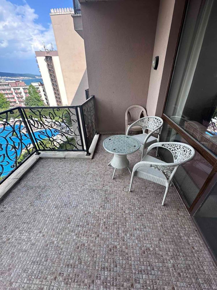 Luxuriöse Wohnung mit einem Schlafzimmer und Panoramablick auf das Meer in einer prestigeträchtigen Wohnanlage in Sonnenstrand