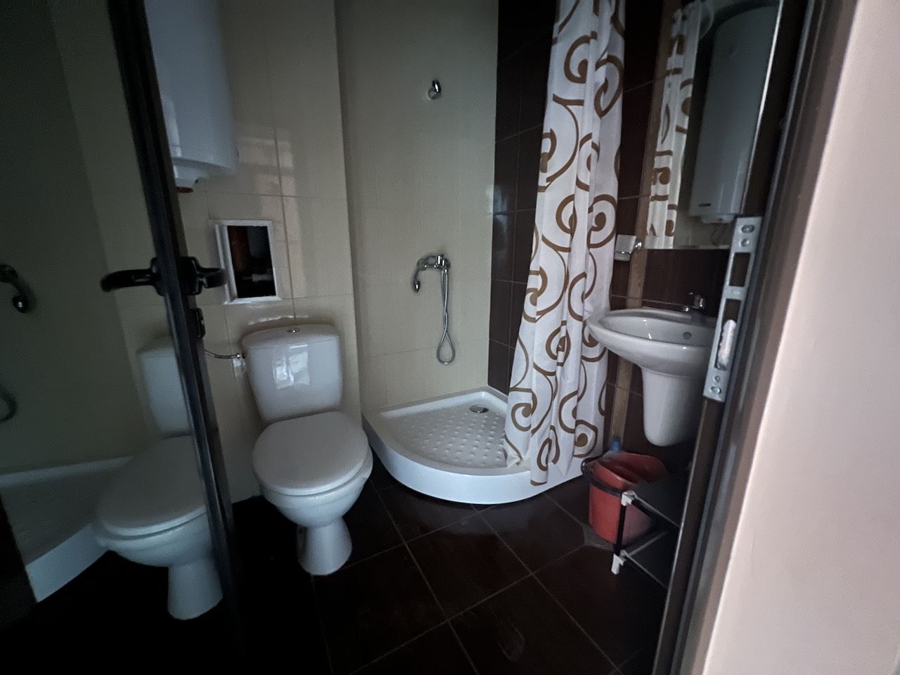 Gemütliches Studio im Herzen von Elenite – nur wenige Minuten vom Strand entfernt, in einer geschlossenen Anlage mit Pool und hervorragenden Annehmlichkeiten