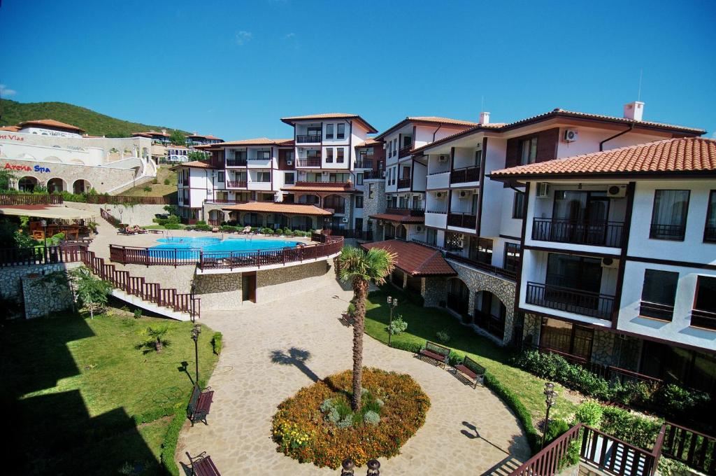 Wohnung in erster Meereslinie in Sveti Vlas – stilvolle Immobilie am Strand und am Yachthafen „Marina Dinevi“