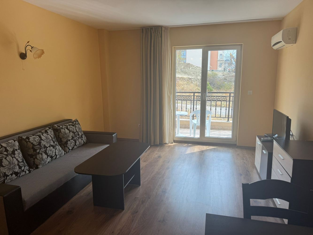 Geräumige 2-Zimmer-Wohnung in einem eleganten Komplex am Sonnenstrand