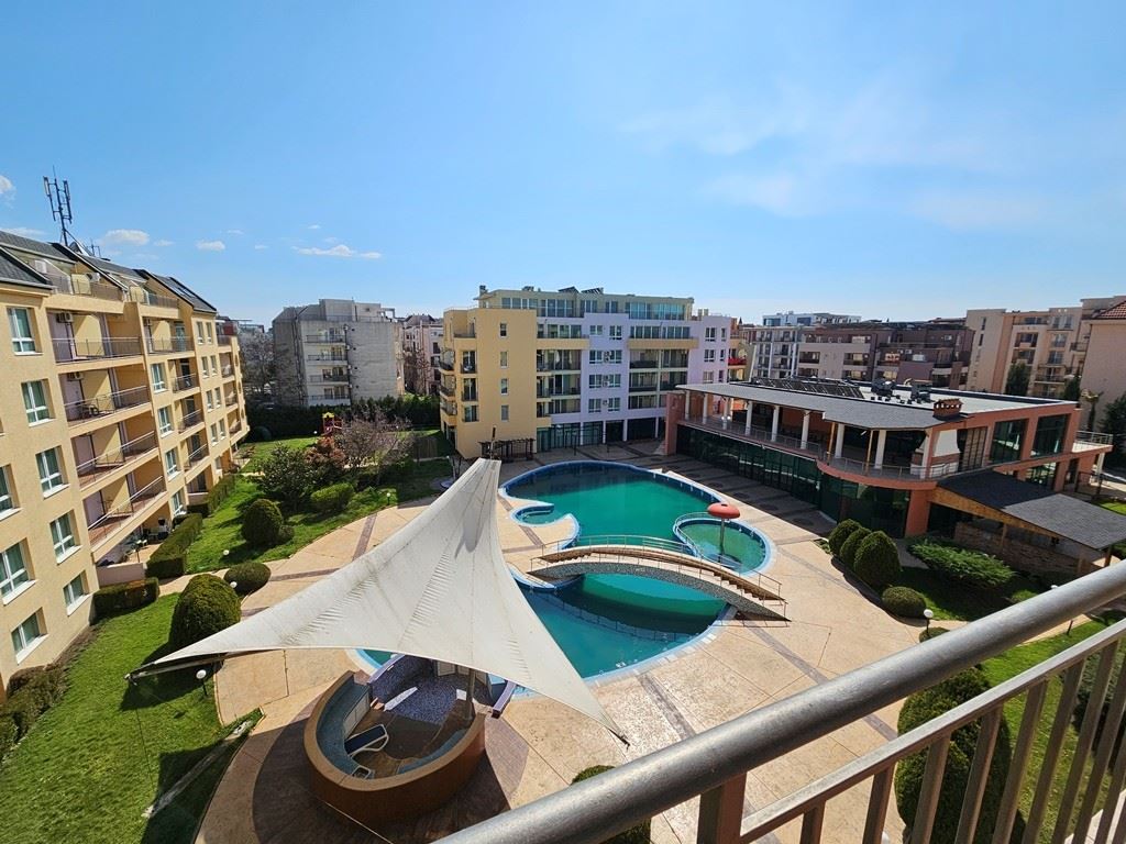 Stilvolles Studio mit Panoramablick auf den Pool in Sunny Beach – bezugsfertig und ideal zur Investition