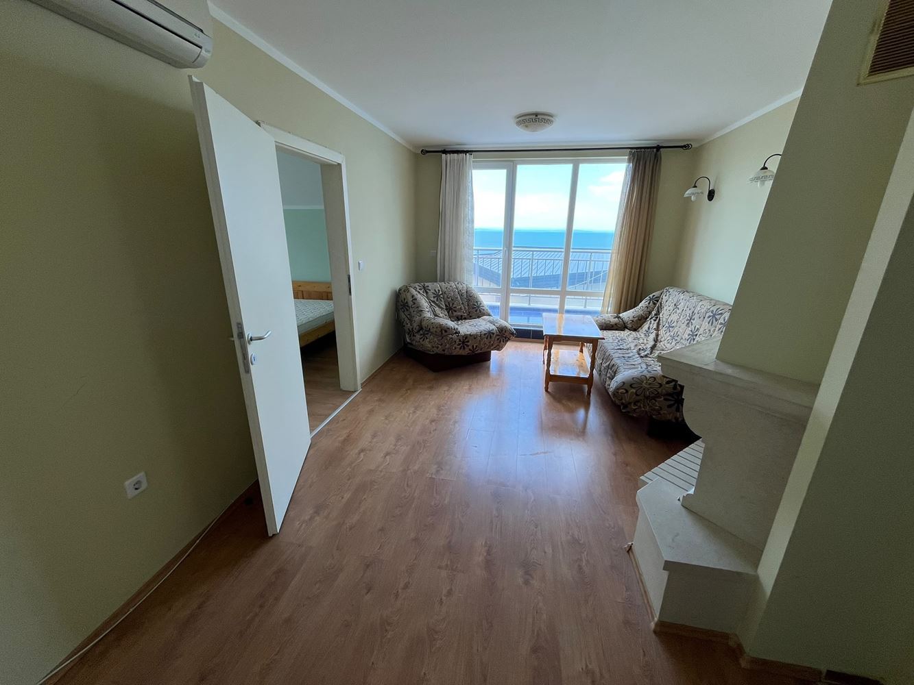 Wohnung mit zwei Schlafzimmern in erster Linie in Pomorie mit beeindruckendem Meerblick