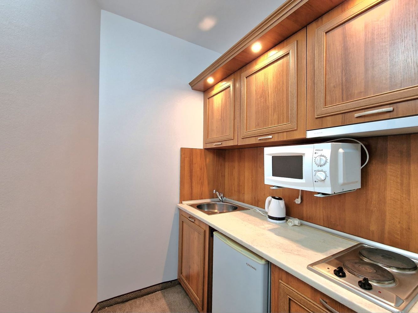 Panoramastudio im obersten Stockwerk am Sonnenstrand – Ruhe, Raum und ein Gefühl von Freiheit